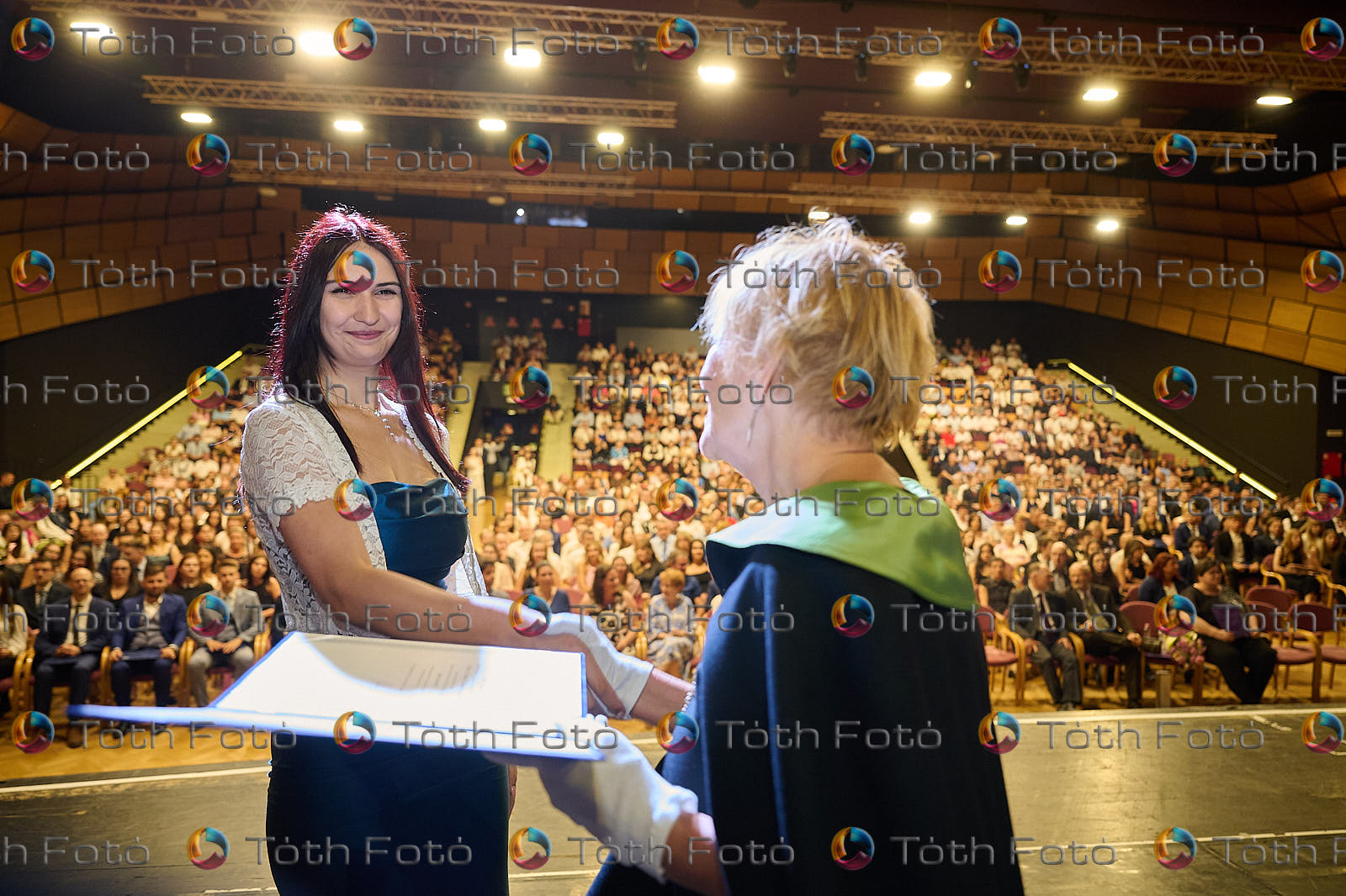 2561 lxf 080
